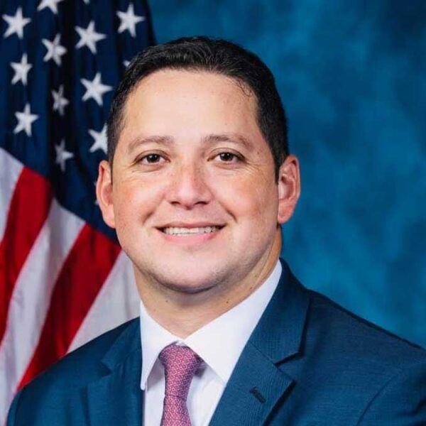 Más acusaciones contra el congresista Tony Gonzáles