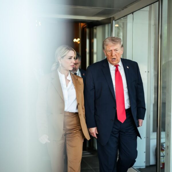 Trump acude a la Suprema Corte por discusión de ciudadanía por nacimiento