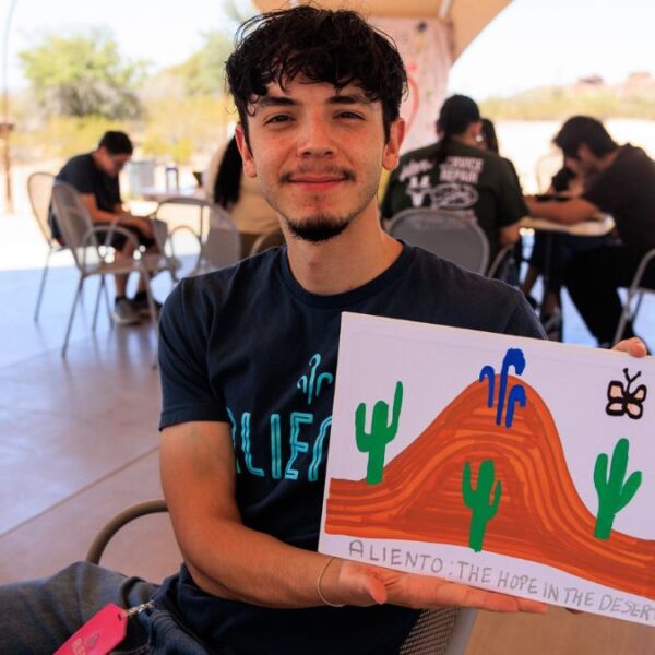 Combaten crisis de salud mental de familias migrantes en AZ