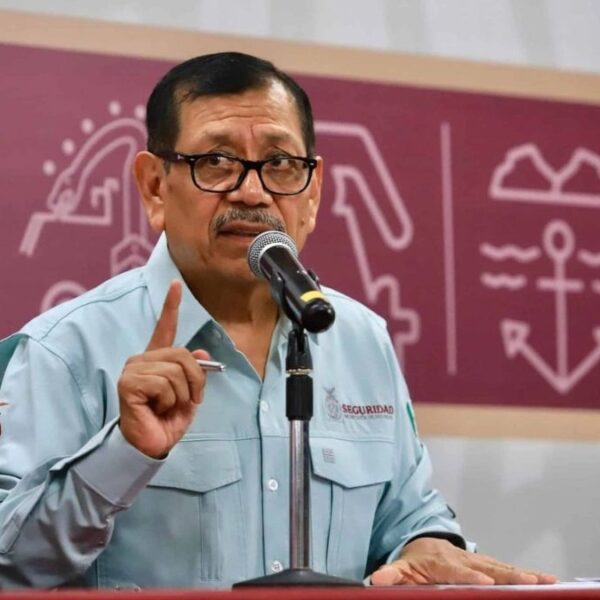 Exsecretario de Sinaloa bajo custodia tras cruzar por Arizona