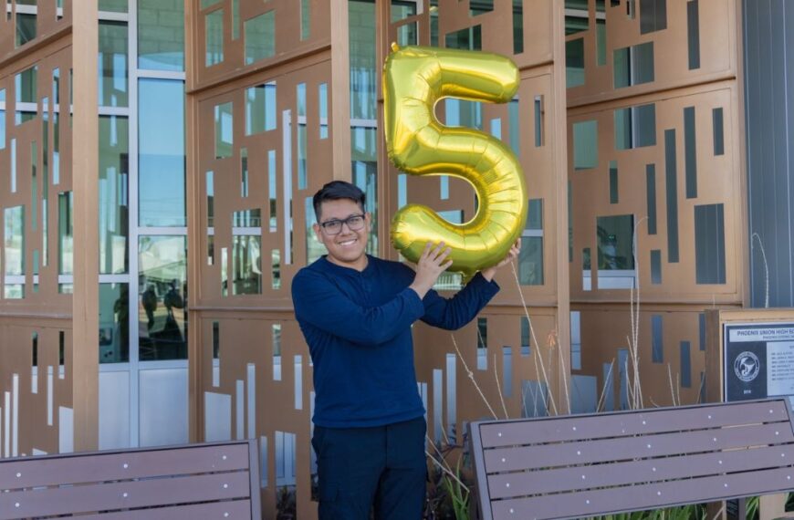 Orgullo hispano: Joven de Phoenix suma $5 millones en becas