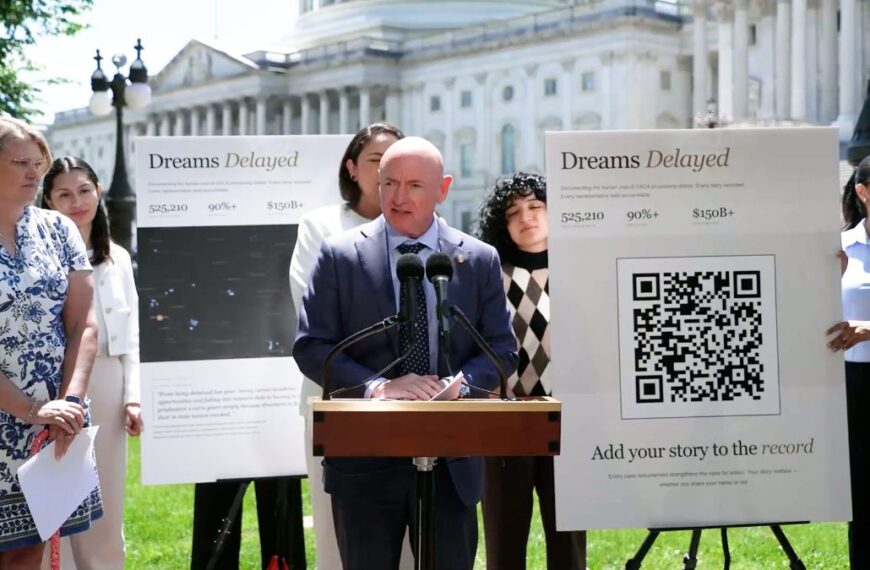 Senador Kelly exige ciudadanía para ‘dreamers’ al Congreso