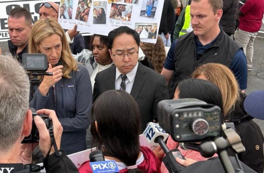 ICE agrede al senador Andy Kim en protesta en Nueva Jersey