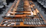 Frenan arsenal en Nogales: Mujer llevaba lanzacohetes RPG