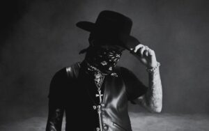 ¡Ya salió ‘Bandera Blanca’, el nuevo disco de Christian Nodal!