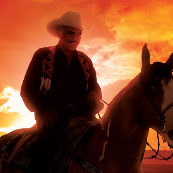 Honran a ‘Chente’ con grandes duetos en álbum de banda