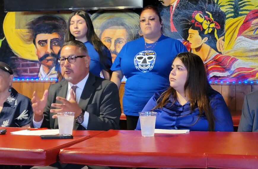 Líderes en AZ repudian amenaza de deportar a Dreamers