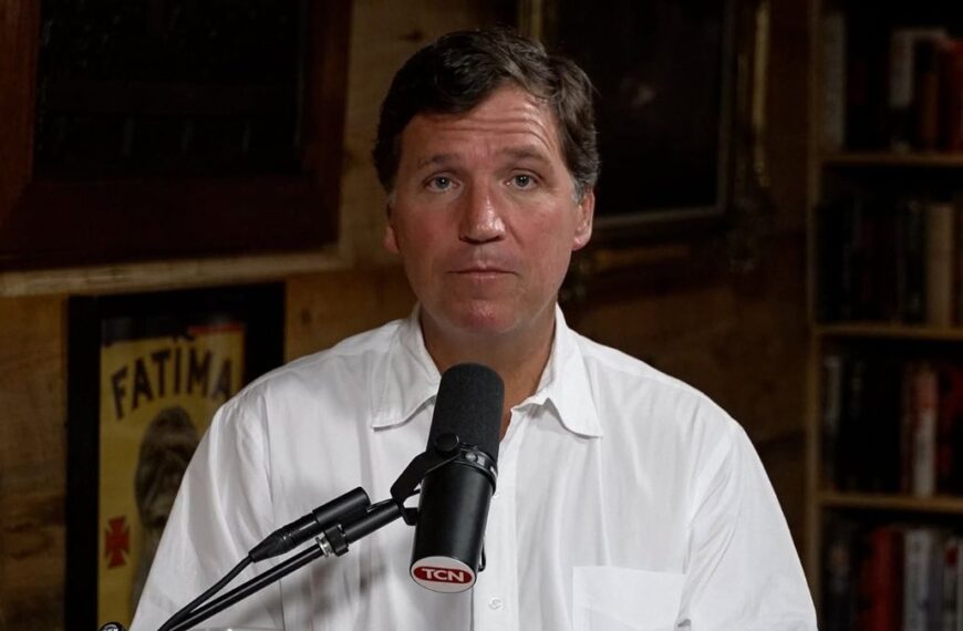 Tucker Carlson deja el Partido Republicano por ‘traición’