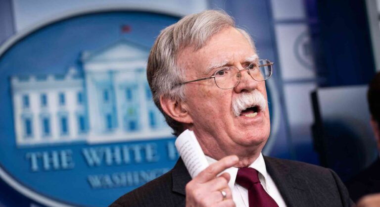 John Bolton, ex asesor de Trump, acepta acuerdo de culpabilidad