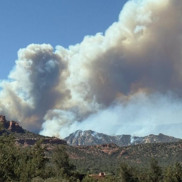 Pocket Fire amenaza Sedona; ordenan evacuaciones