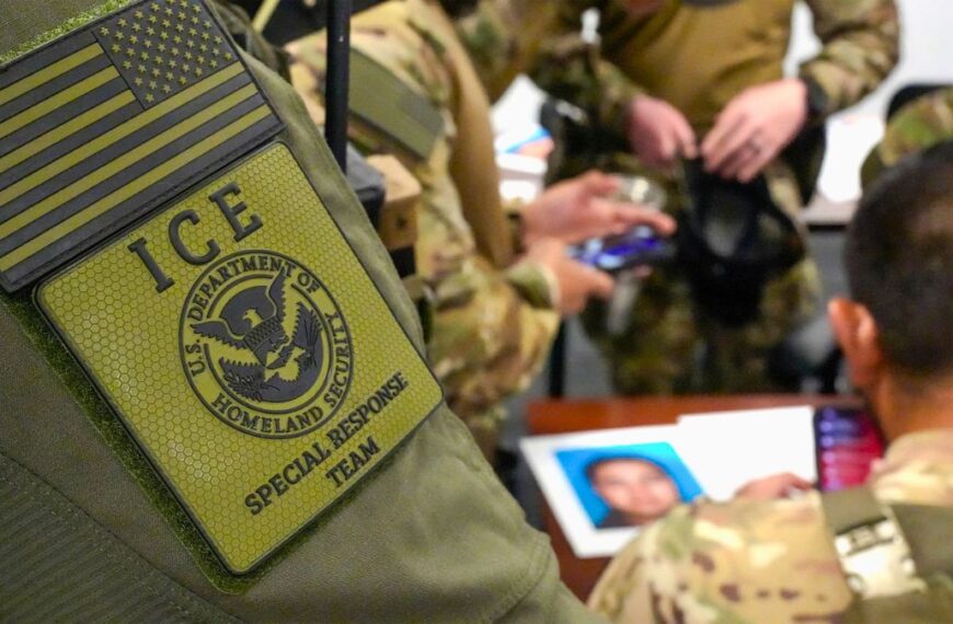 ICE suspende paradas de tránsito tras muerte de inmigrantes