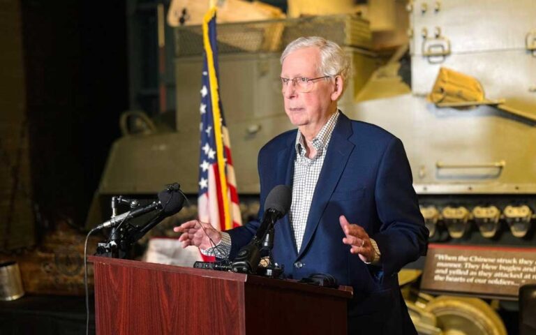 Mitch McConnel se recupera, dicen