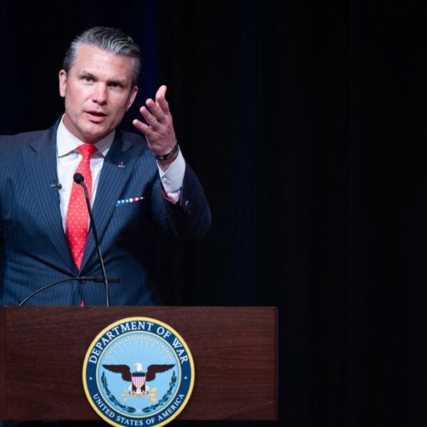 Hegseth pide fondos para Irán frente a un Senado dividido