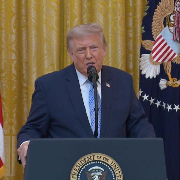 Donald Trump insiste en el fraude electoral y empuja la implementación de SAVE Act