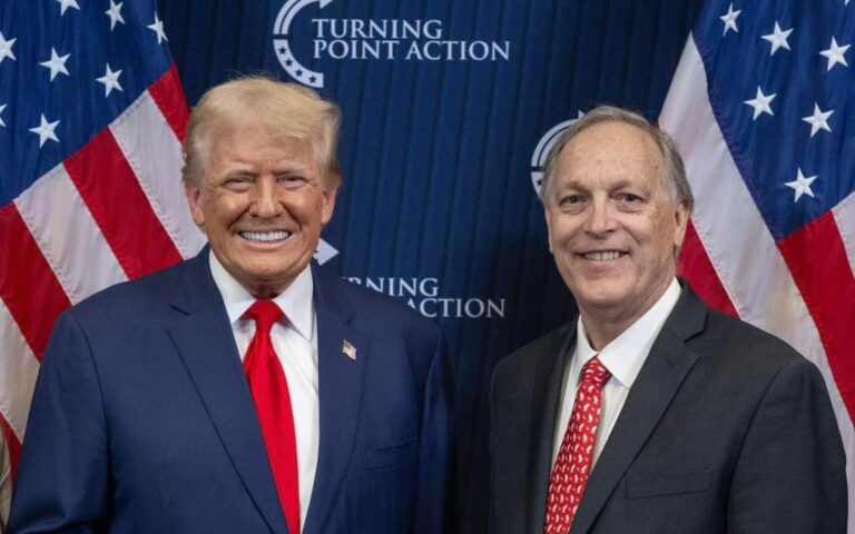 Candidatos de Trump triunfan en primarias de Arizona