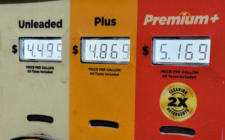 Sigue a la alza la gasolina