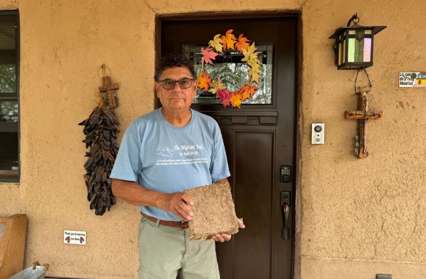 Oasis ecológico en el desierto: Silverio Ontiveros y sus casas de adobe