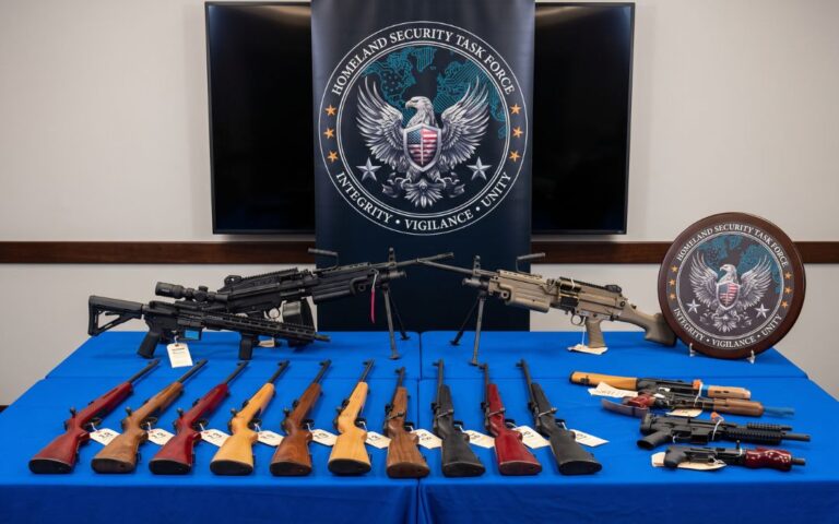 Cae red en Phoenix que enviaba armas a cárteles mexicanos