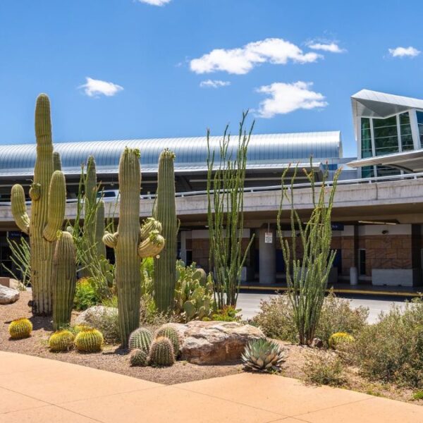 Aeropuerto de Tucson recibe $32 millones para pista