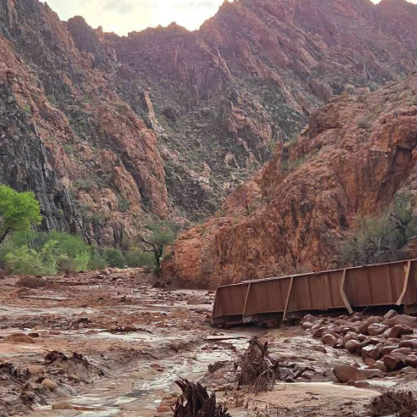 Inundación Súbita en el Gran Cañón: 2 Muertos y 14 Desaparecidos