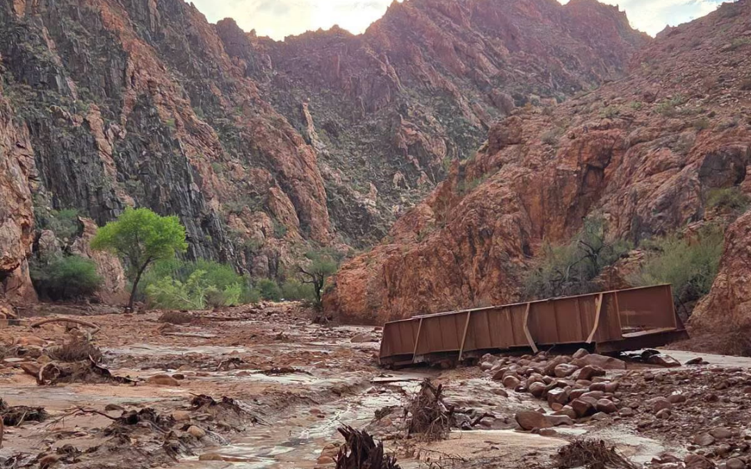 Inundación Súbita en el Gran Cañón: 2 Muertos y 14 Desaparecidos