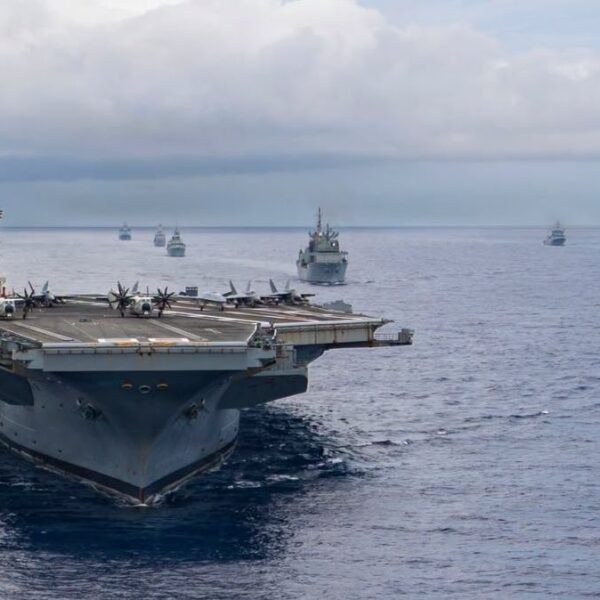 Crisis de salud mental en el USS Abraham Lincoln Tras 250 Días en el Mar