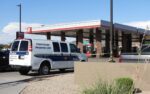 Hallan a hombre baleado cerca de gasolinera QT en Phoenix