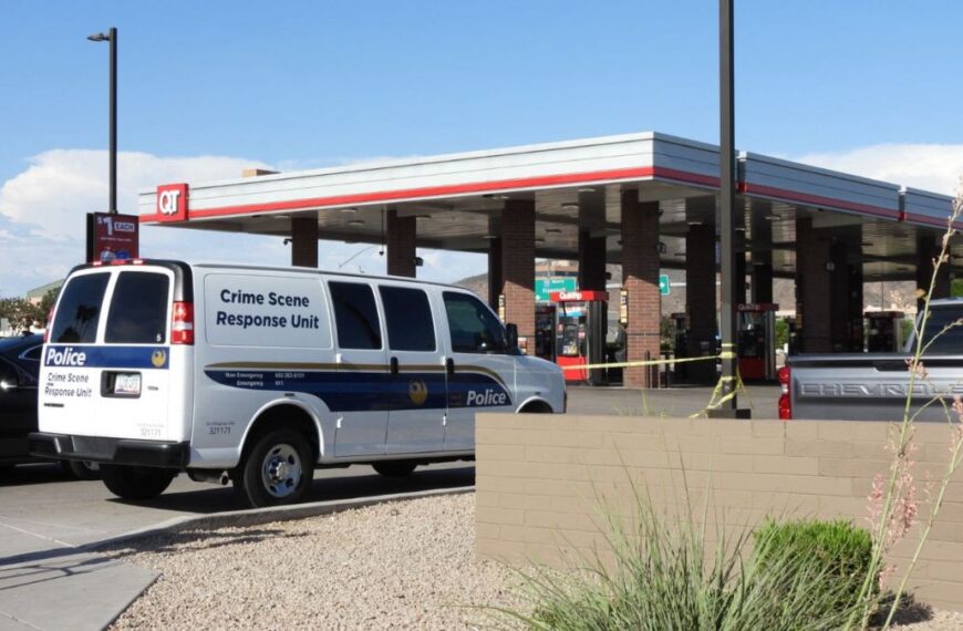 Hallan a hombre baleado cerca de gasolinera QT en Phoenix