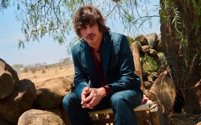 Siddhartha estrena ‘Radio Nostalgia’ y llega a Phoenix