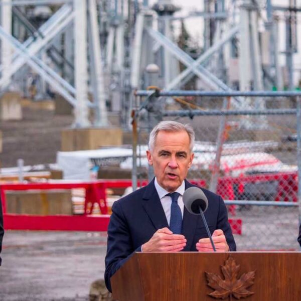 Aranceles de EU: Entran en vigor tarifas contra Canadá