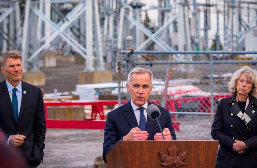 Aranceles de EU: Entran en vigor tarifas contra Canadá
