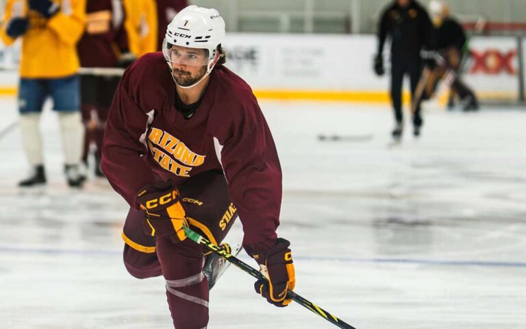 Hockey ASU: Hospitalizado por golpe de calor en un entrenamiento