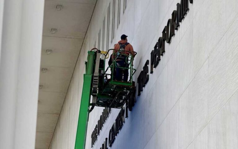 Kennedy Center: Batalla legal por renovaciones del recinto cultural