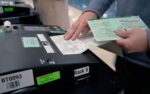 Corte Suprema abre puerta a restricciones del voto por correo