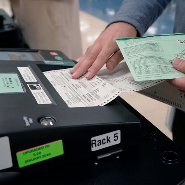 Corte Suprema abre puerta a restricciones del voto por correo