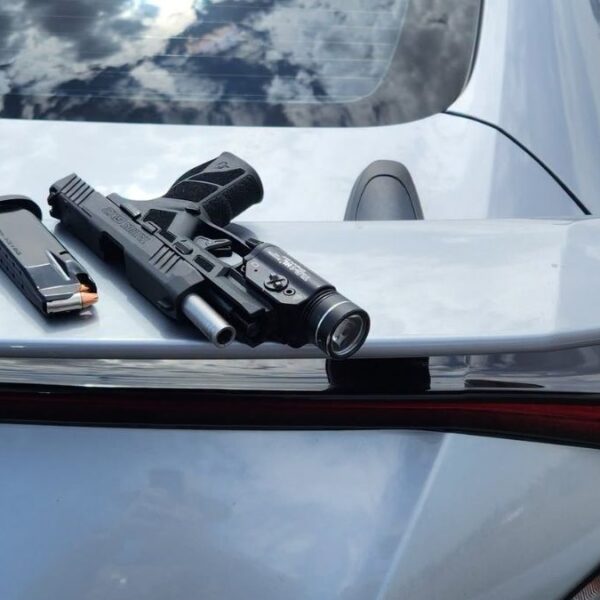 Arrestan a joven armado y ebrio en la I-17 de Phoenix