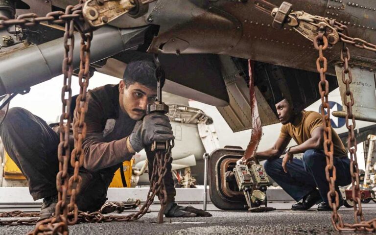 Portaaviones Lincoln: Denuncian grave crisis a bordo