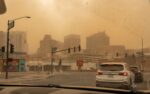Alertan por aire peligroso en Phoenix tras histórica tormenta de polvo