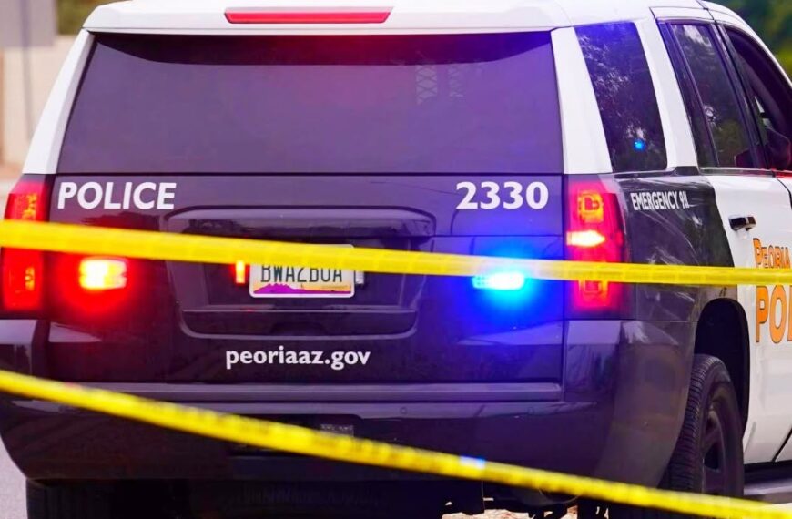 Padres Arrestados por Muerte de Niño Olvidado en Auto, en Peoria