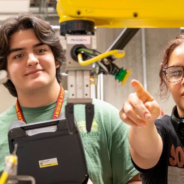 Aseguran $2 millones a ASU para industria de chips en AZ