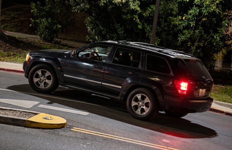 Roban 25 mil dólares en placas de bronce en panteón de Phoenix