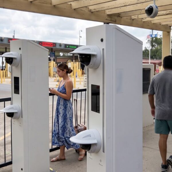 CBP prueba reconocimiento facial en salida hacia México