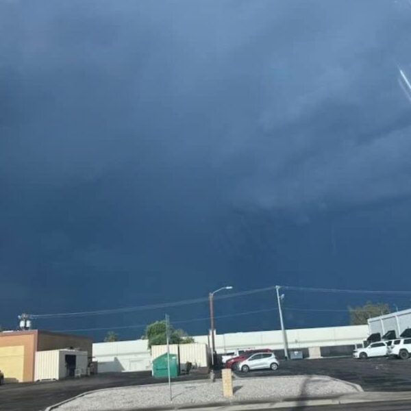 Alerta en Phoenix: Tormentas y ráfagas de viento para este jueves