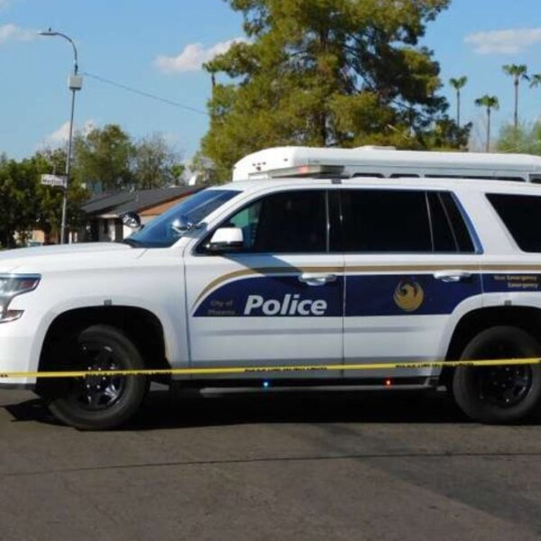 Balean a persona durante disputa doméstica en Phoenix