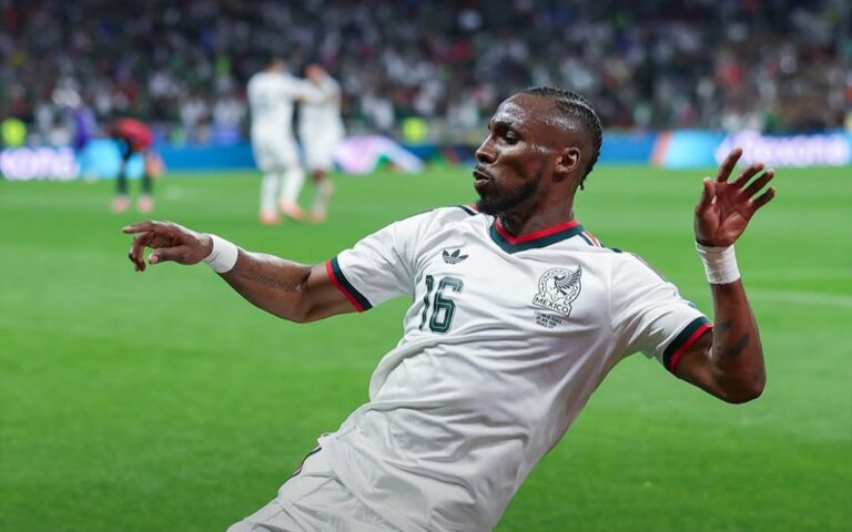 Histórico: Julián Quiñones nominado al Balón de Oro