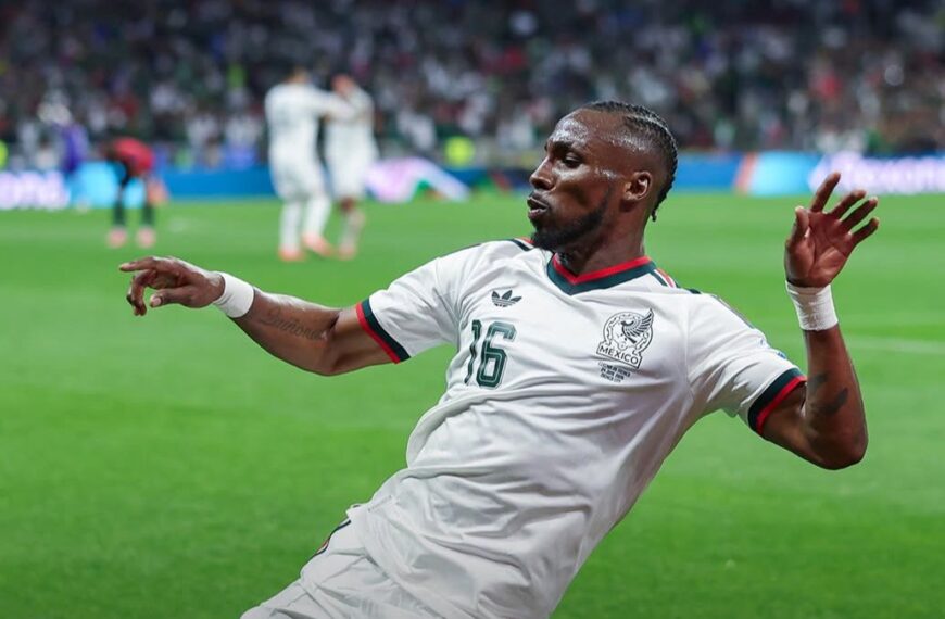 Histórico: Julián Quiñones nominado al Balón de Oro