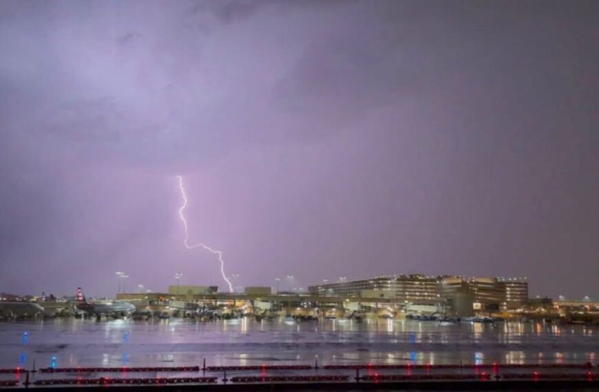 Tormentas en Phoenix frenan vuelos en el Sky Harbor