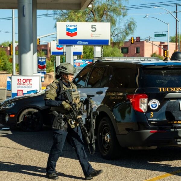 Caen 20 en Tucson por drogas y armas en fuerte operativo