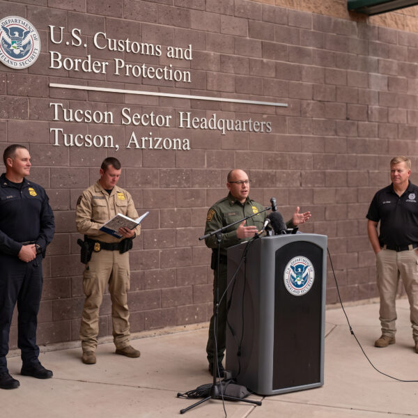 Frontera de Arizona: Patrulla Fronteriza Reporta Caída Récord