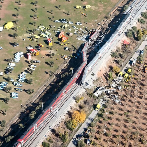 Tragedia en España: Mueren al menos 68 personas tras brutal choque de trenes